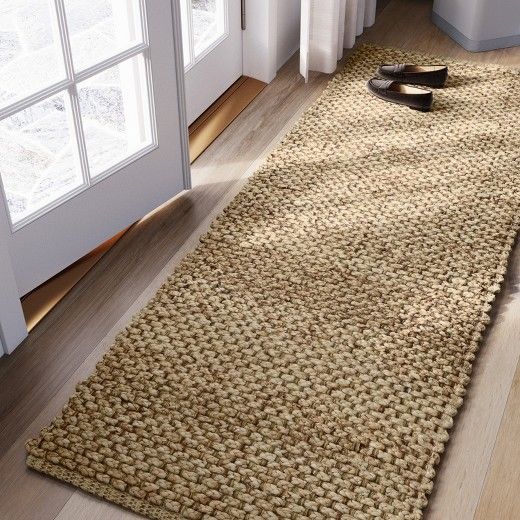 Outdoor sisal rugs look beautiful in outdoor place.